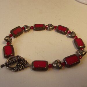 Valentine Bracelet Red Glass & Silver Tone Hearts